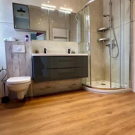 Avec Terrasse Et Parking Pour 4 Personnes Appartement *