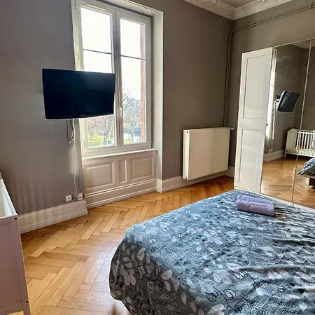 Avec Terrasse Et Parking Pour 4 Personnes * Mulhouse