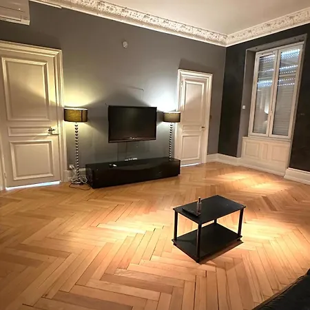 Appartement Avec Terrasse Et Parking Pour 4 Personnes Mulhouse