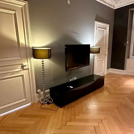 Avec Terrasse Et Parking Pour 4 Personnes