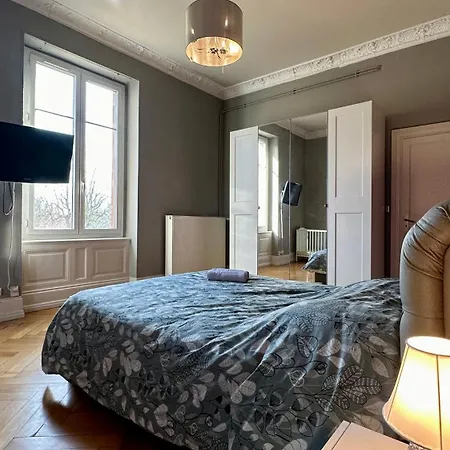 Avec Terrasse Et Parking Pour 4 Personnes